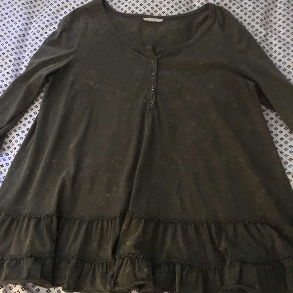 green long sleeve top